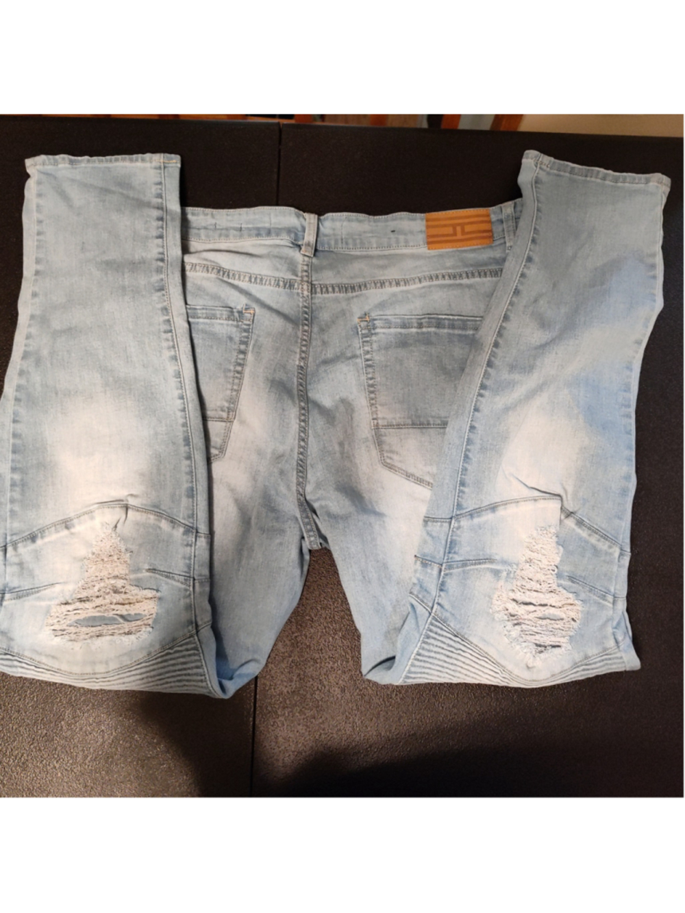 Lot of Eight Men's Bottoms Various Sizes and Styles - Picture 15 of 16